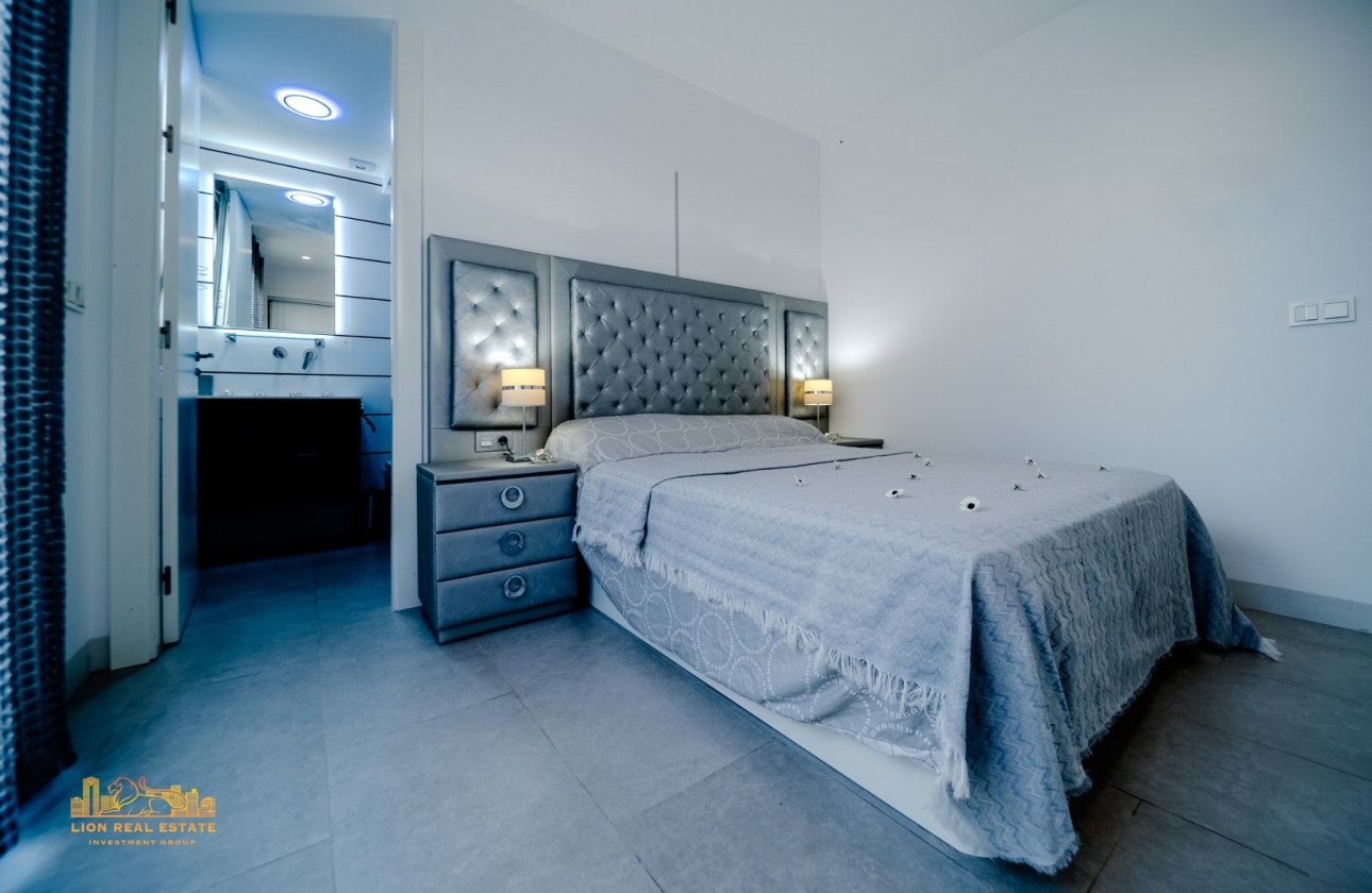 Resale - Villa - Orihuela Costa - Villamartín