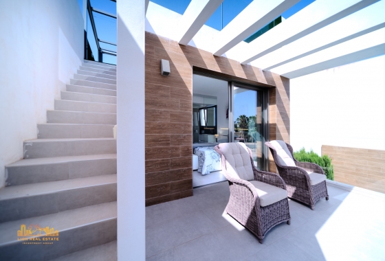 Resale - Villa - Orihuela Costa - Villamartín