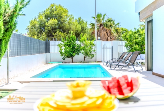 Resale - Villa - Orihuela Costa - Villamartín