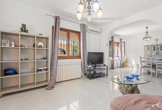 Resale - Villa - Villamartin - Res. Las Filipinas