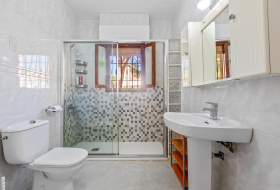 Resale - Villa - Villamartin - Res. Las Filipinas