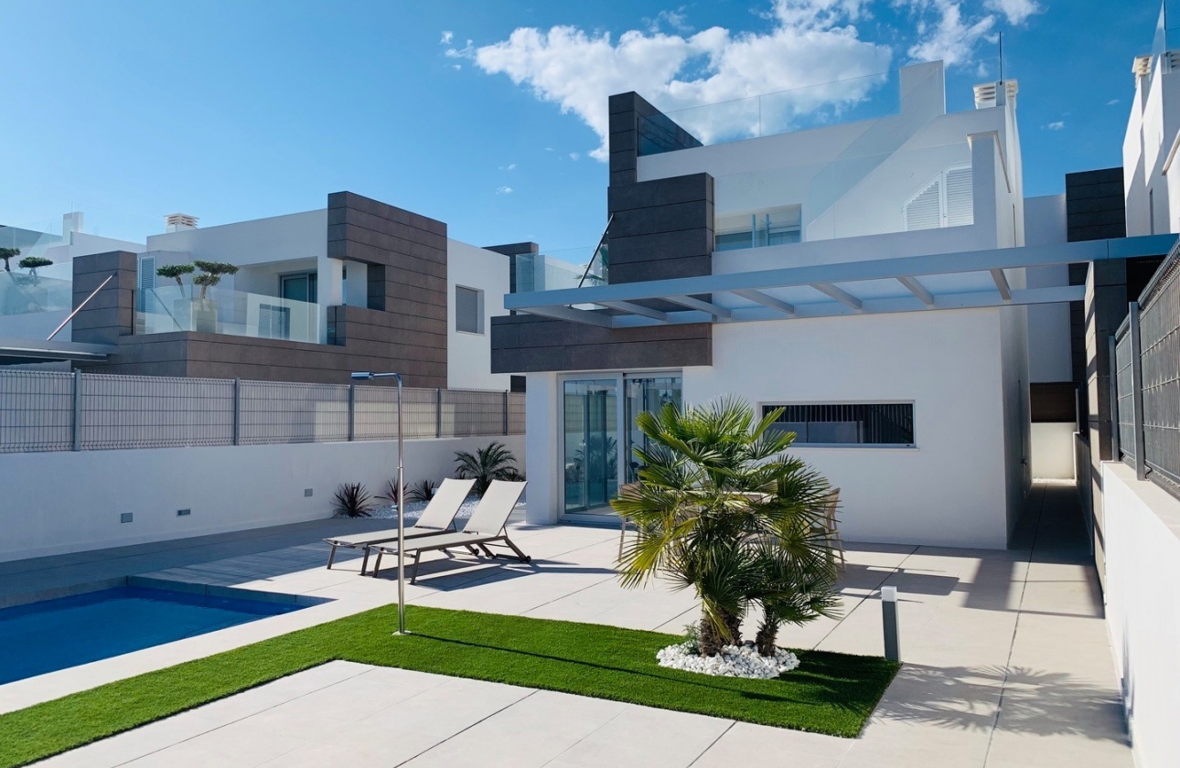 Resale - Villa - El Raso