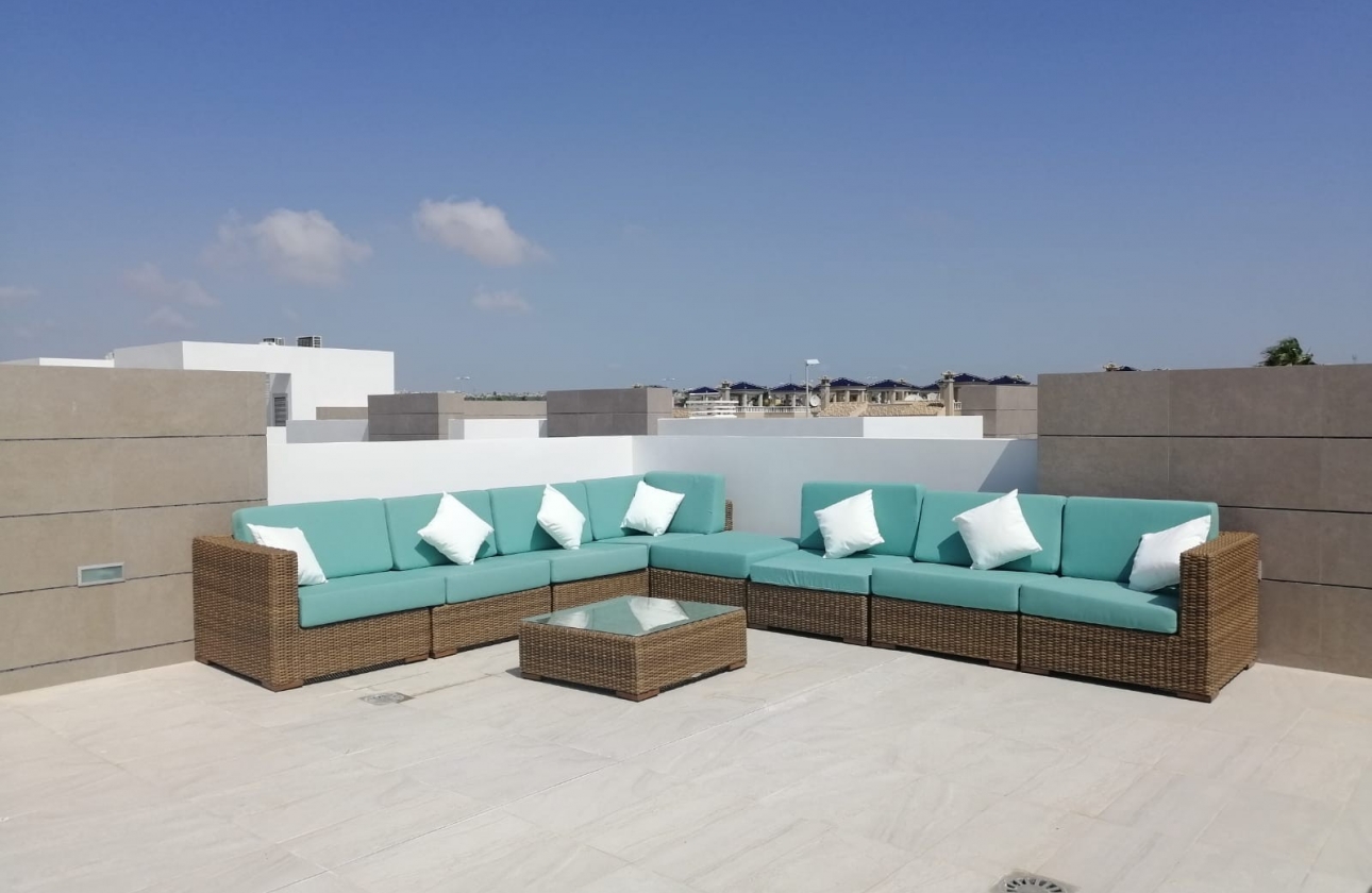 Resale - Villa - El Raso