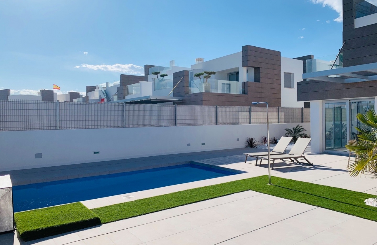 Resale - Villa - El Raso