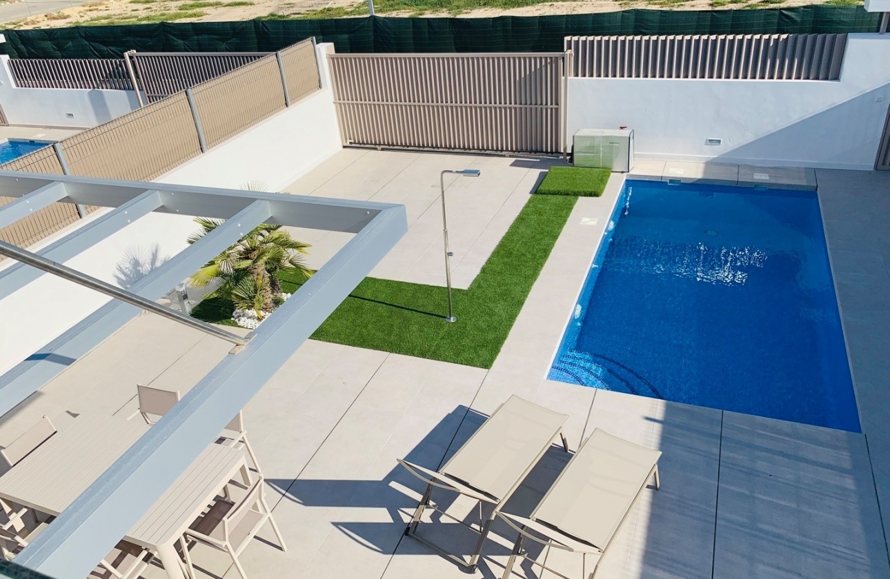 Resale - Villa - El Raso