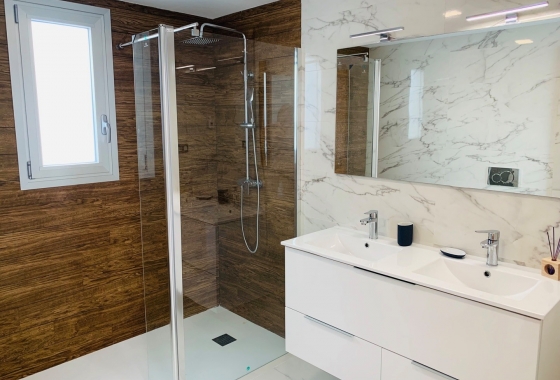 Resale - Villa - El Raso