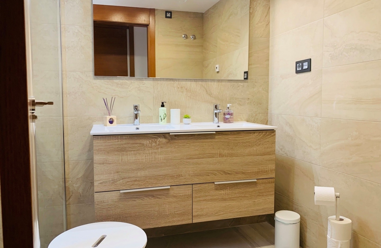 Resale - Villa - El Raso