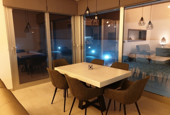 Resale - Villa - El Raso