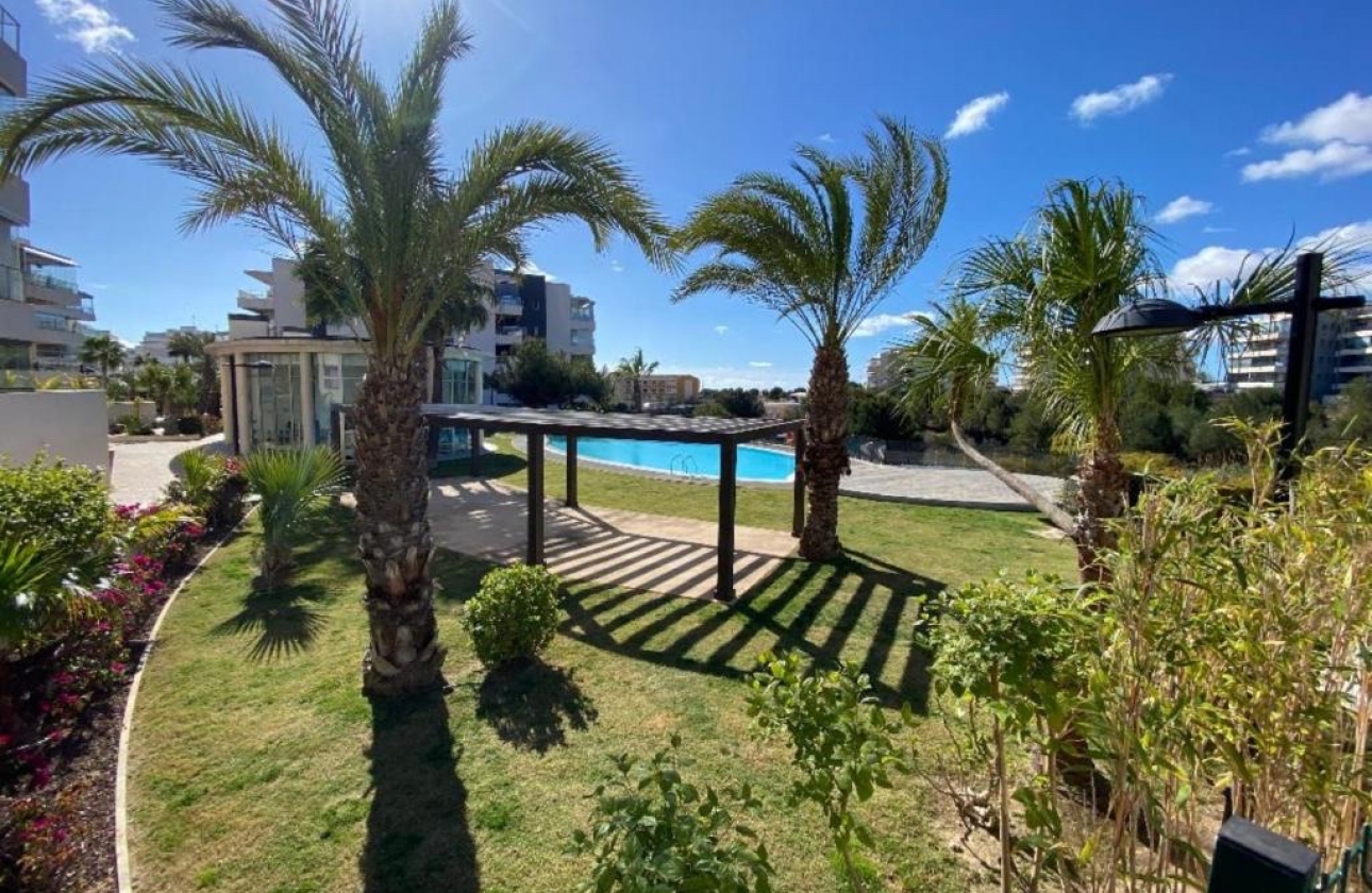 Resale - Apartment / flat - Orihuela Costa - Villamartín