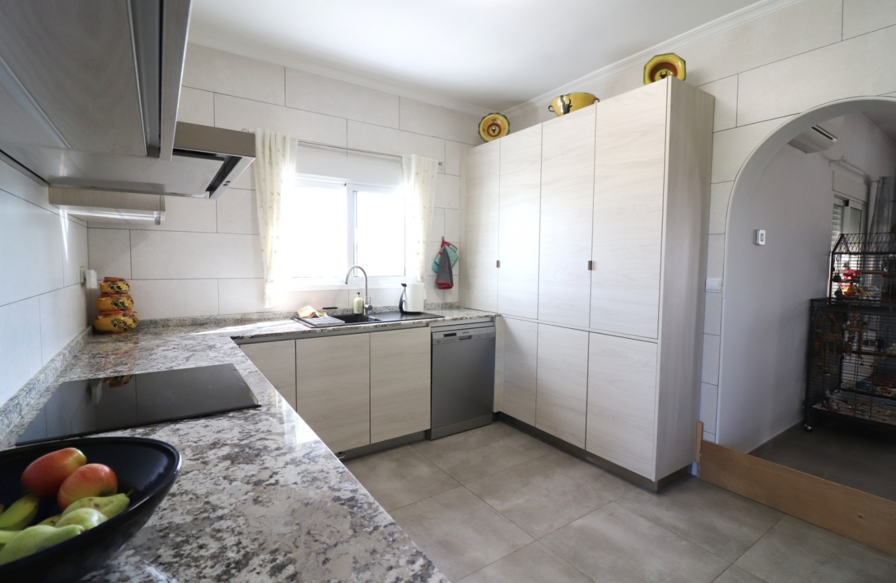 Resale - Finca / Country Property - Orihuela Costa - La Campaneta