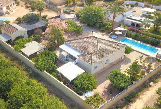 Resale - Finca / Country Property - Orihuela Costa - La Campaneta