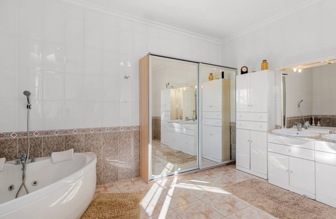 Revente - Finca / Country Property - Los Montesinos