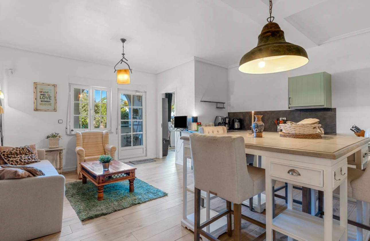 Revente - Finca / Country Property - Los Montesinos