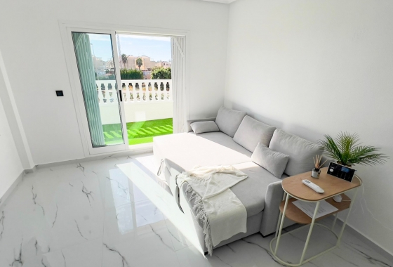 Resale - House - Orihuela Costa - La Zenia