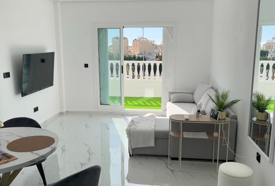 Resale - House - Orihuela Costa - La Zenia