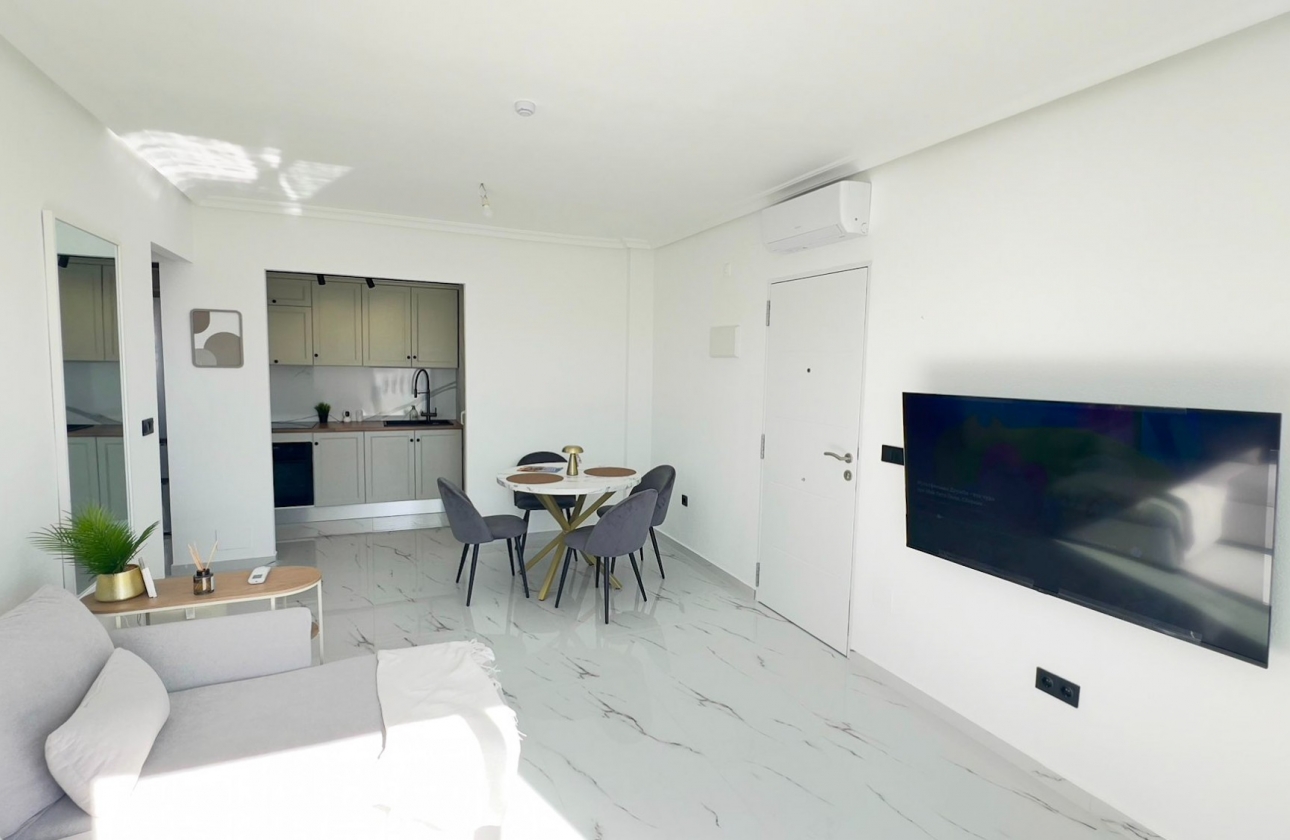 Resale - House - Orihuela Costa - La Zenia