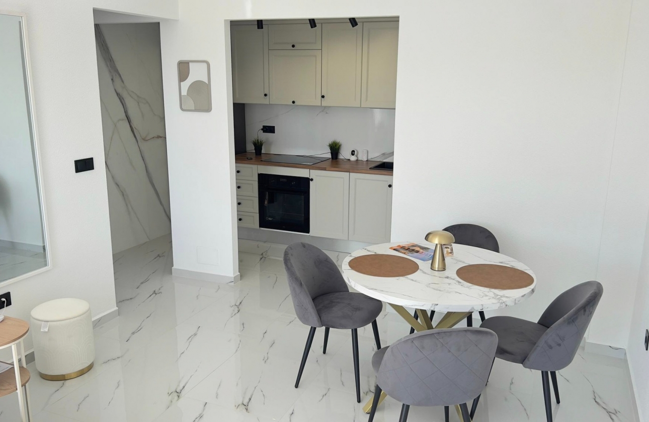 Resale - House - Orihuela Costa - La Zenia