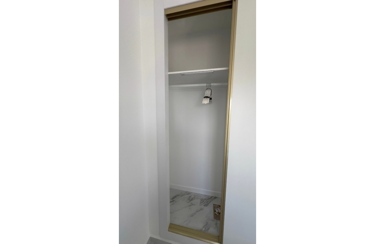 Resale - House - Orihuela Costa - La Zenia