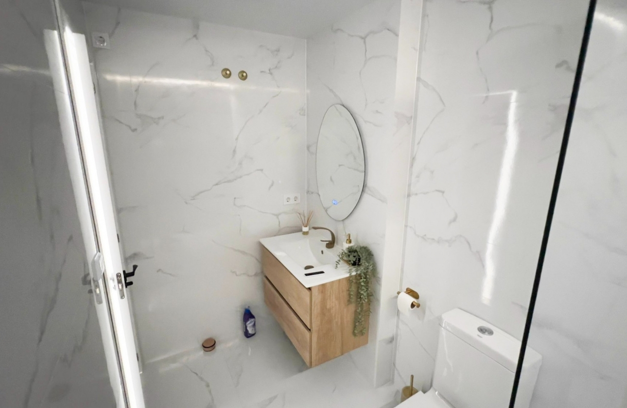 Resale - House - Orihuela Costa - La Zenia