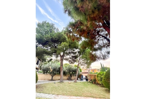 Resale - Villa - Orihuela Costa - Punta Prima