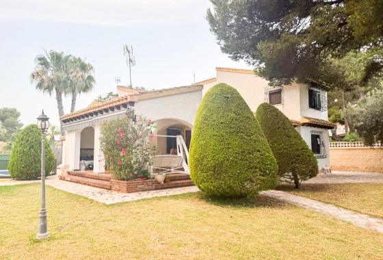 Resale - Villa - Orihuela Costa - Punta Prima