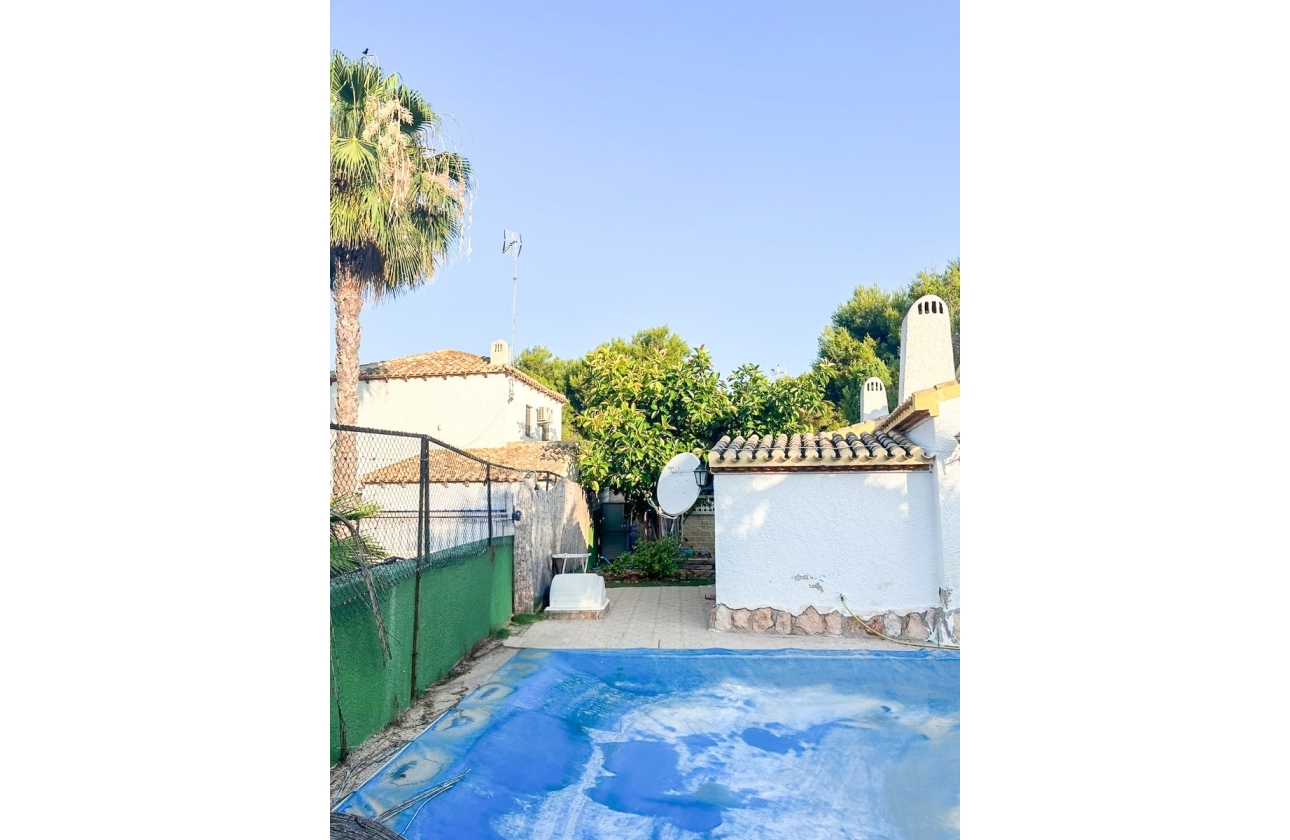 Resale - Villa - Orihuela Costa - Punta Prima