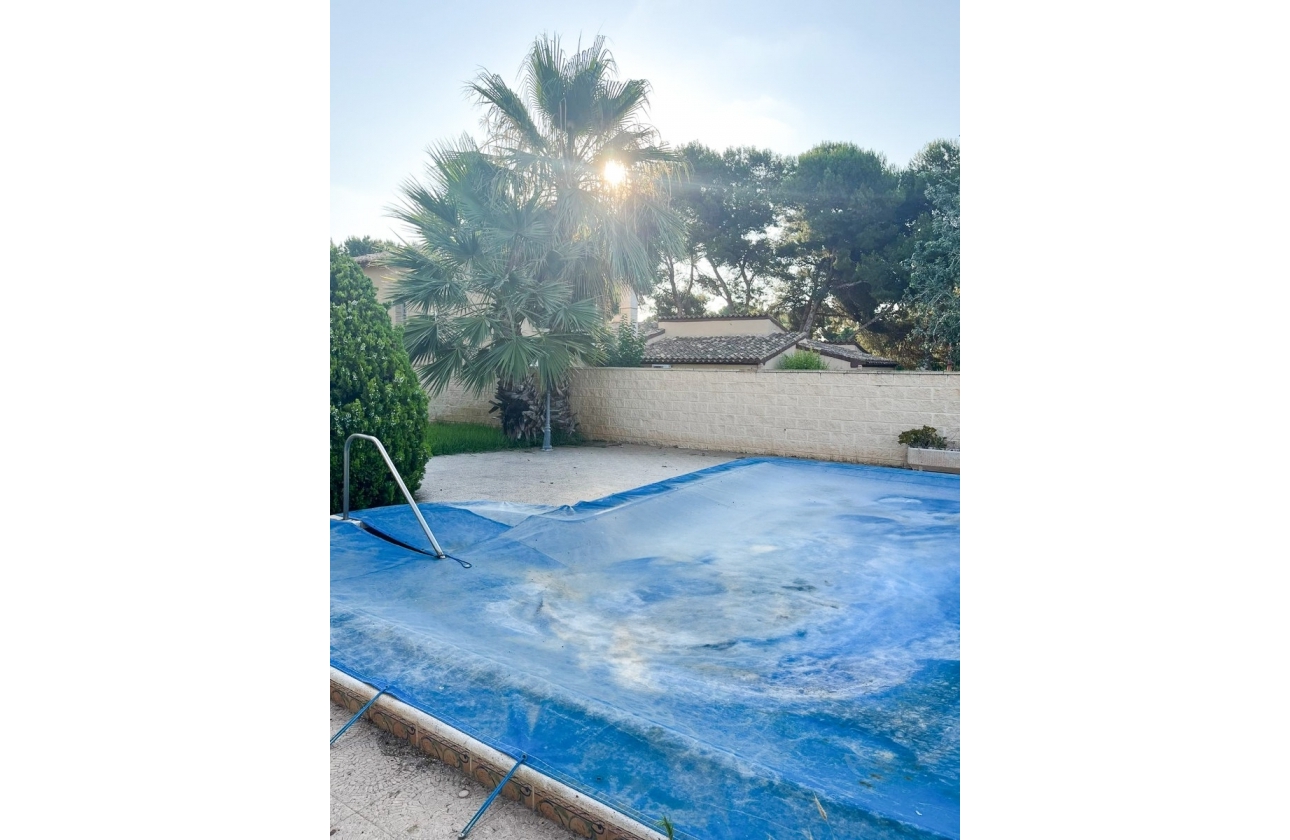 Resale - Villa - Orihuela Costa - Punta Prima