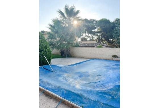 Resale - Villa - Orihuela Costa - Punta Prima