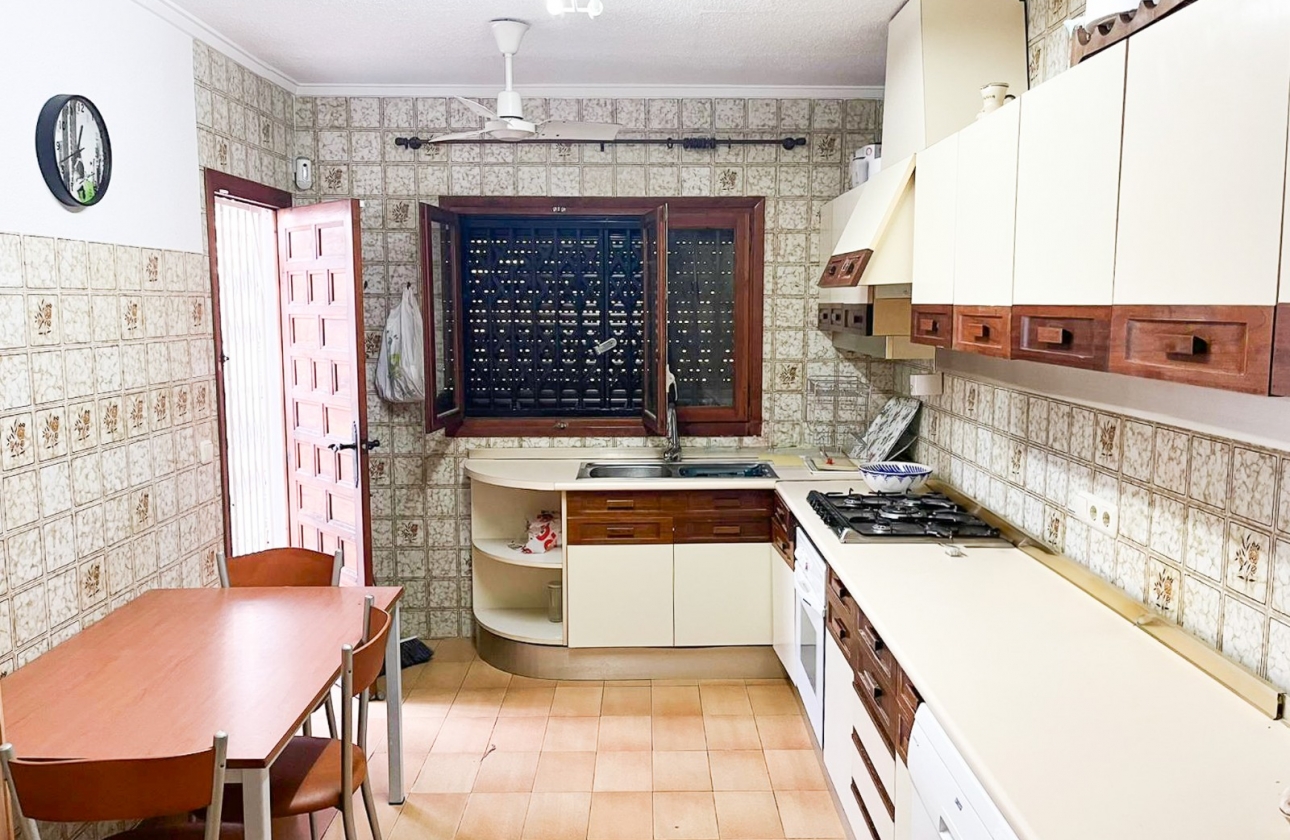 Resale - Villa - Orihuela Costa - Punta Prima