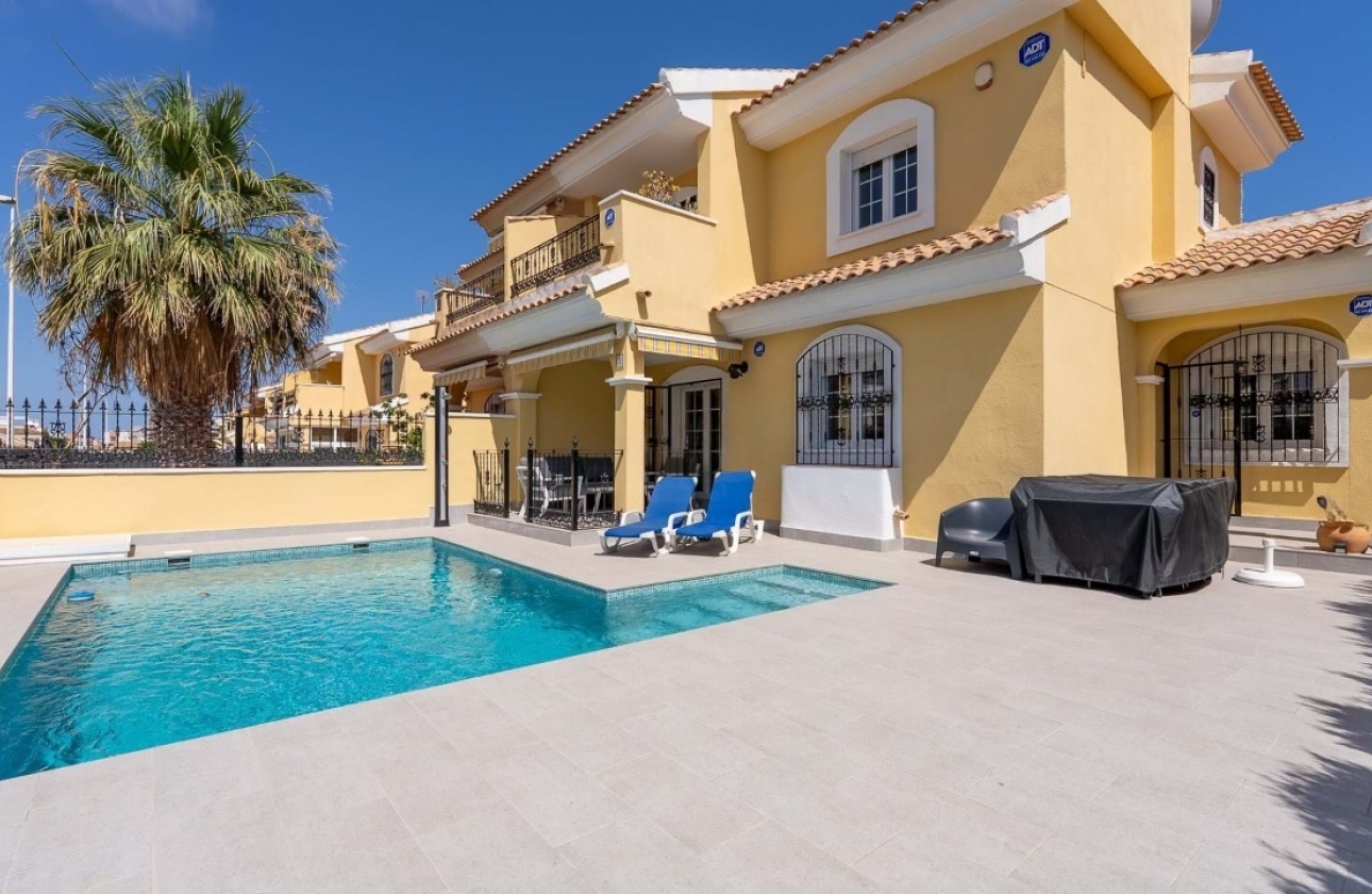 Resale - Villa - Villamartin - Los Dolses