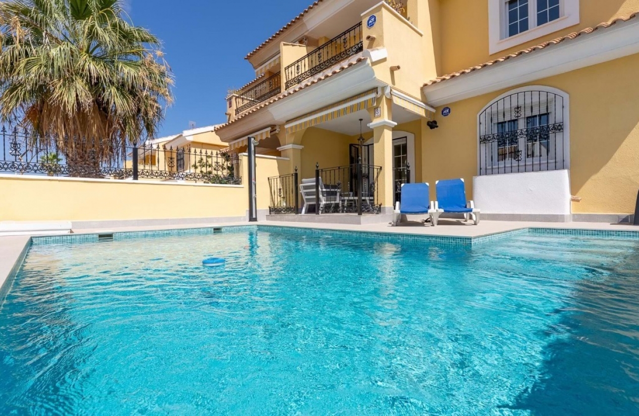 Resale - Villa - Villamartin - Los Dolses