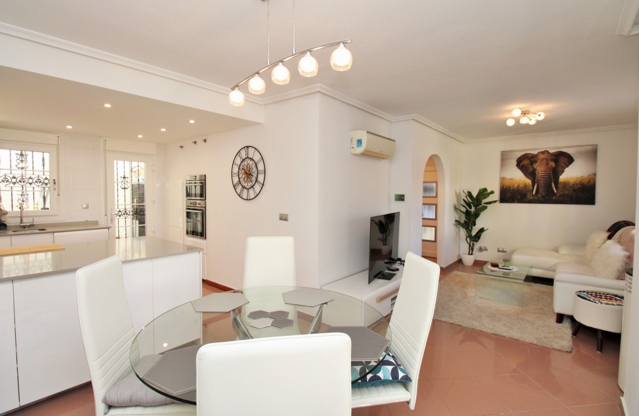 Resale - Villa - Villamartin - Los Dolses