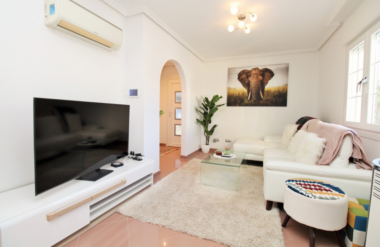 Resale - Villa - Villamartin - Los Dolses