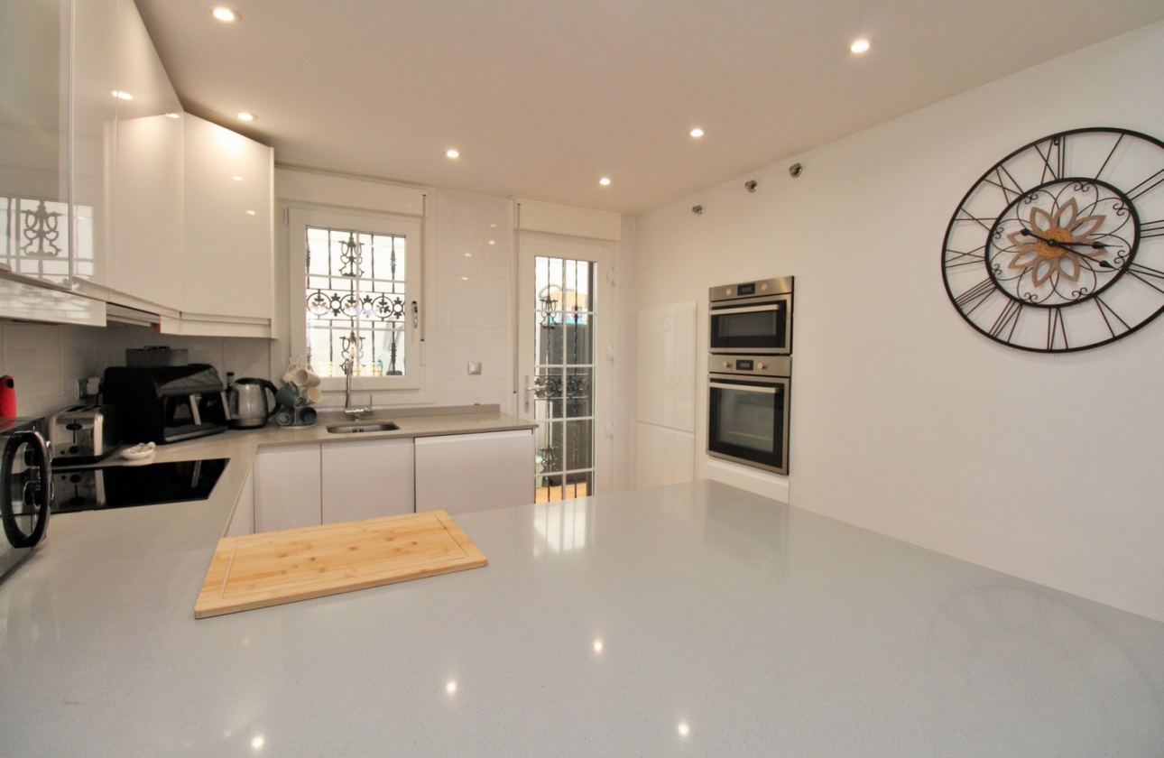 Resale - Villa - Villamartin - Los Dolses