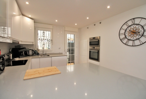 Resale - Villa - Villamartin - Los Dolses