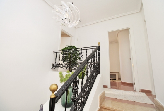 Resale - Villa - Villamartin - Los Dolses