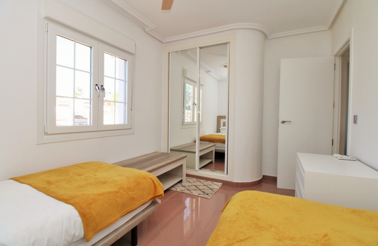 Resale - Villa - Villamartin - Los Dolses