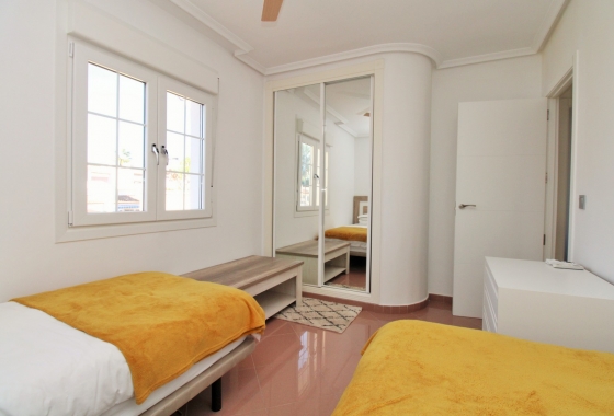 Resale - Villa - Villamartin - Los Dolses