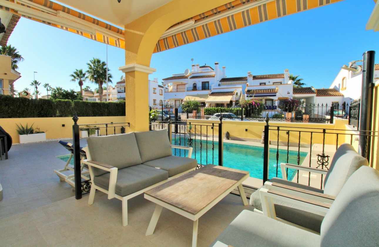 Resale - Villa - Villamartin - Los Dolses
