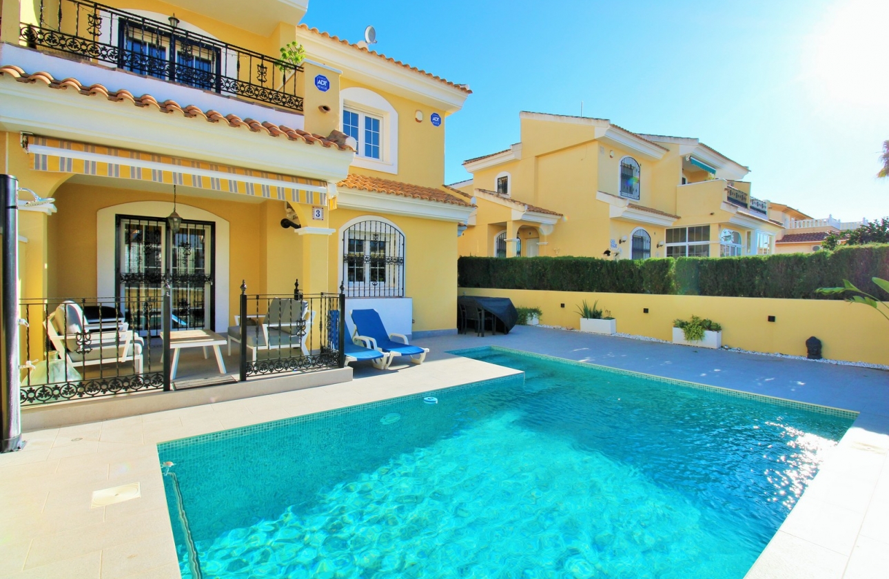 Resale - Villa - Villamartin - Los Dolses