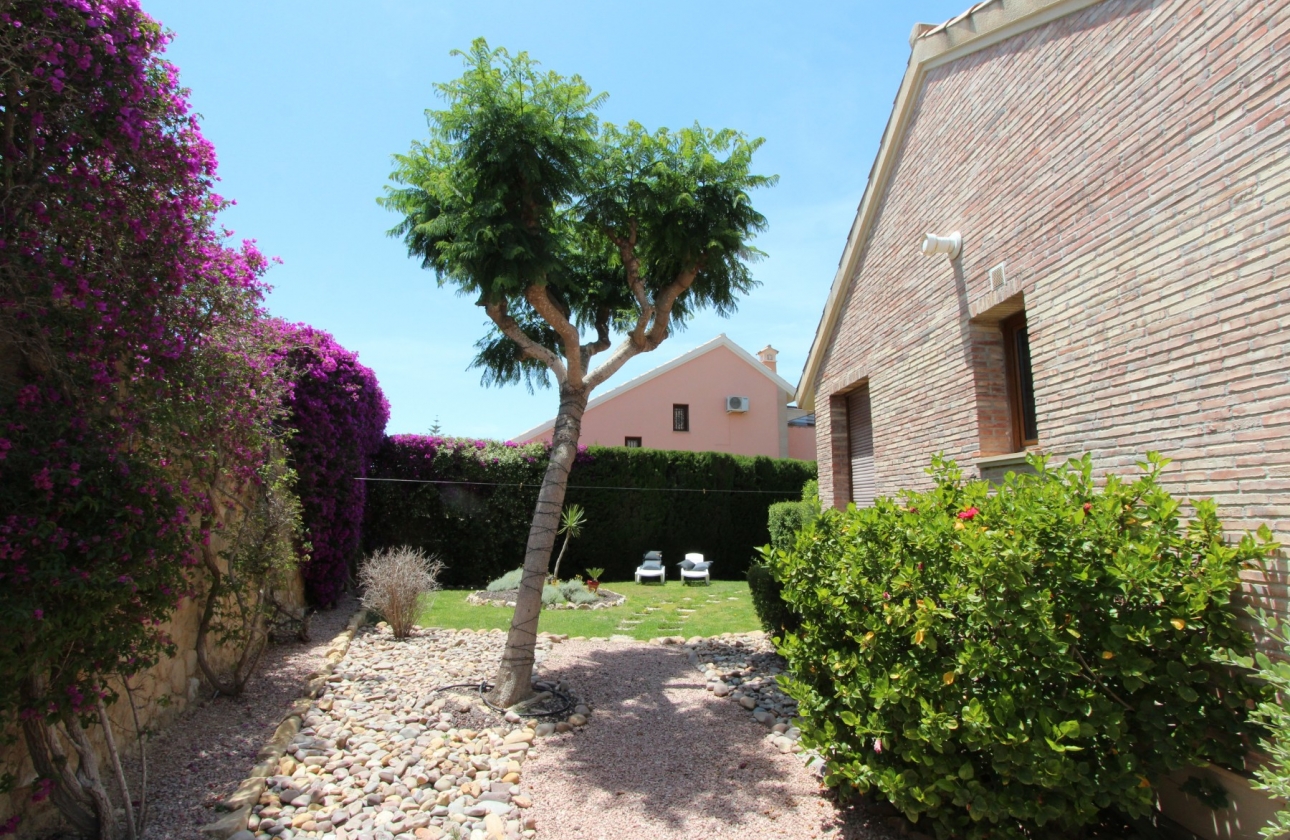 Resale - Villa - Algorfa - La finca Golf