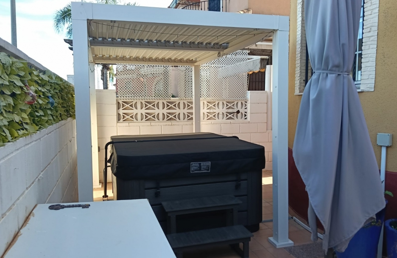 Resale - Villa - Los Montesinos - La Herrada