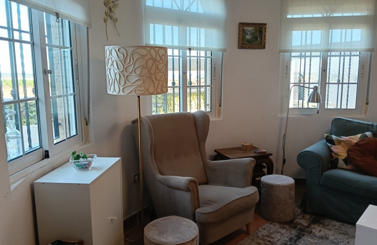 Resale - Villa - Los Montesinos - La Herrada