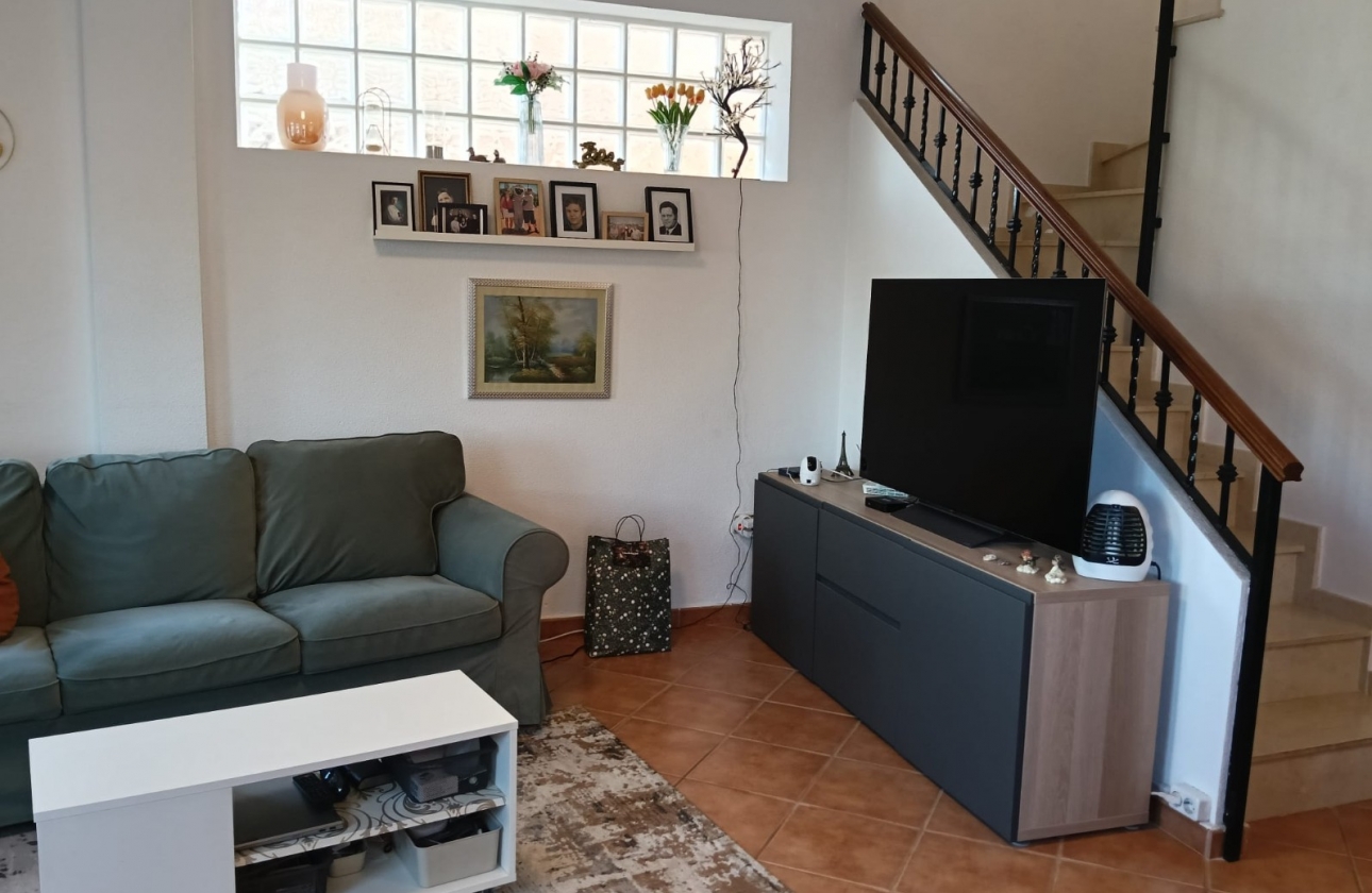 Resale - Villa - Los Montesinos - La Herrada