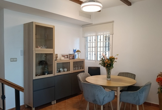 Resale - Villa - Los Montesinos - La Herrada