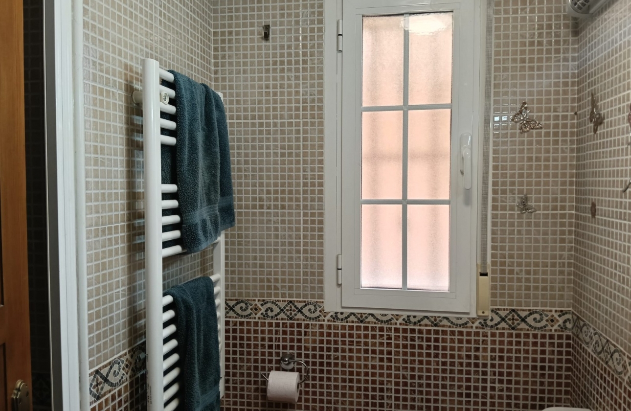 Resale - Villa - Los Montesinos - La Herrada