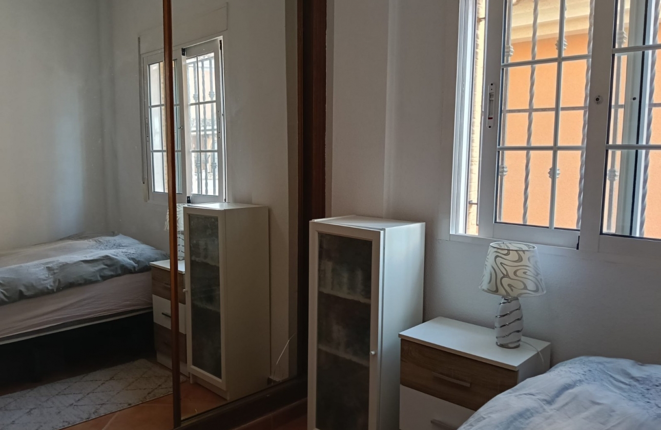 Resale - Villa - Los Montesinos - La Herrada