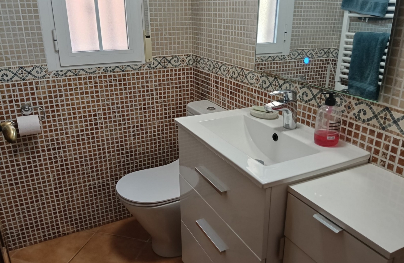 Resale - Villa - Los Montesinos - La Herrada