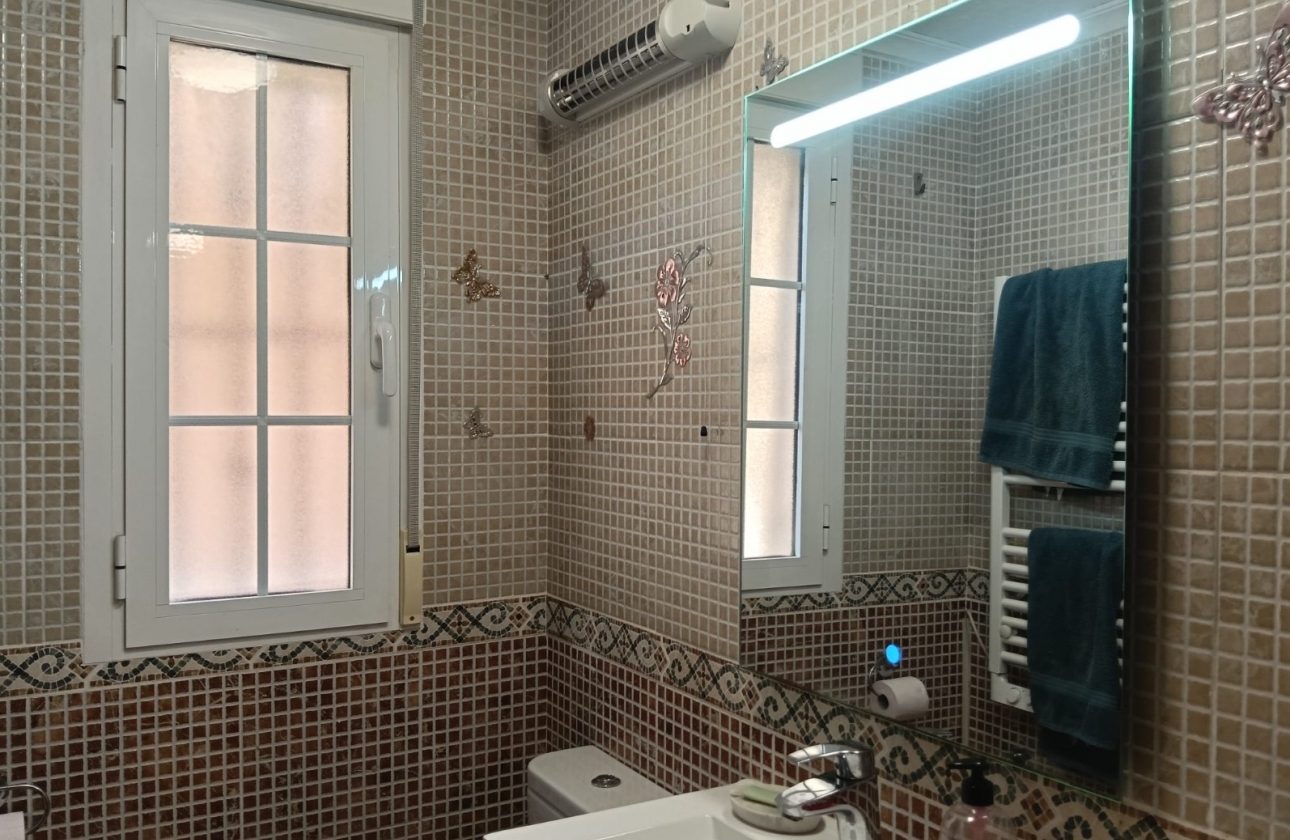 Resale - Villa - Los Montesinos - La Herrada