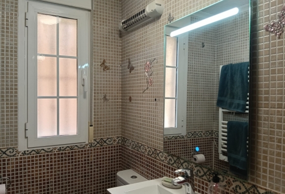 Resale - Villa - Los Montesinos - La Herrada